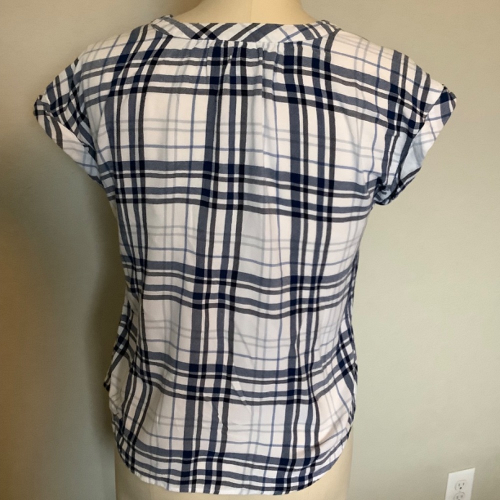 Size Small - Picture 5 of 8